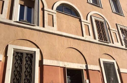 Quartiere XI Portuense Apartment | Unforgettable Stay at Domus Giordano Trastevere - 10/10 Rating