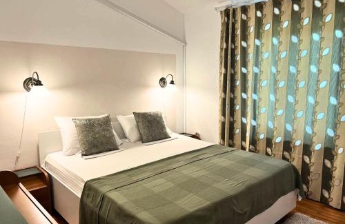 Banjole House | Discover Domus Maria: Poolside Oasis with Free Parking