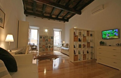 Navona House | Domus Nymphae: 4-Star Haven with Top Ratings & Family Amenities