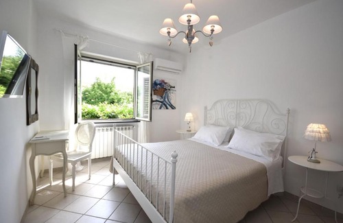 Policastro Bussentino Bed & Breakfast | Pet-Friendly Domus Olea with Exceptional 9.1 Rating