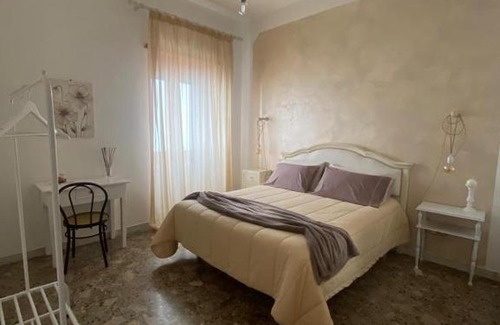 Lustra House | Pet-Friendly Retreat at Domus Petra with Hot Tub & Breakfast
