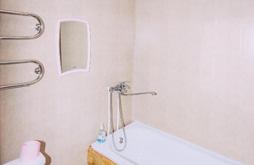 Sheregesh House | Discover Comfort at Domvgeshe with Hot Tub & Breakfast