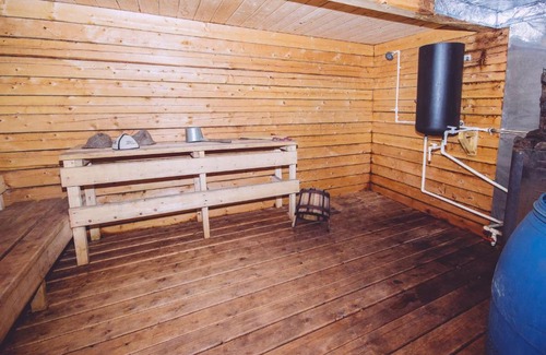 Sheregesh House | Discover Comfort at Domvgeshe with Hot Tub & Breakfast