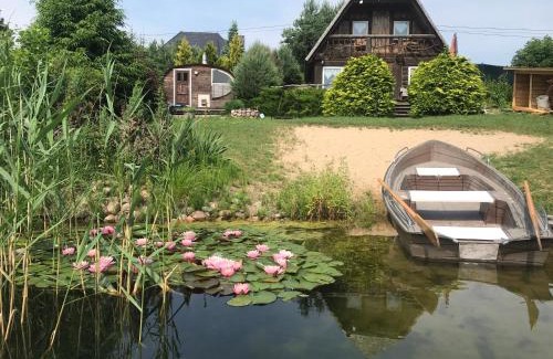 Walne House | Relaxing Retreat at Domwigierski pl by the Lake with Sauna