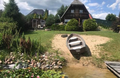 Walne House | Relaxing Retreat at Domwigierski pl by the Lake with Sauna