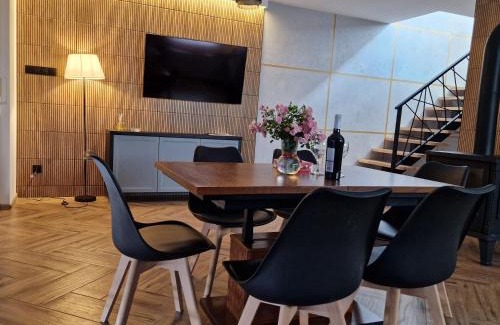 Zwierzyniec Villa | Pet-Friendly Escape at Domy na Roztoczu Aleja Lipowa B G
