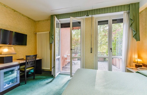 Lecco Hotel | Comfortable Stays at Don Abbondio with Breakfast Included