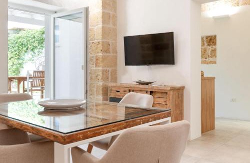 Miggiano Bed & Breakfast | Experience Don Fernando 1938: Top-Rated Oceanfront Retreat