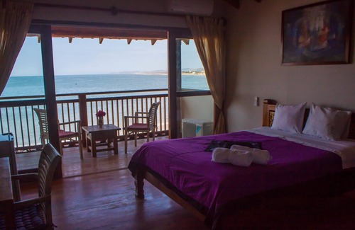 Mancora Hotel | Relax at Don Giovanni Máncora: Ocean View & Pool Access
