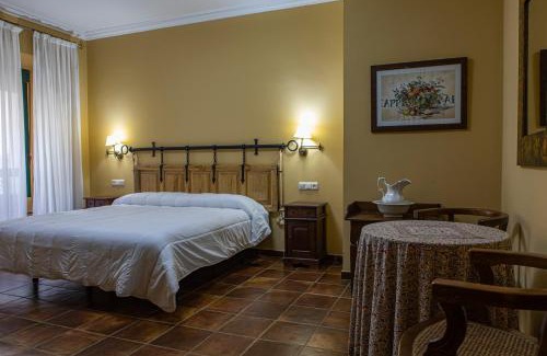Perales del Puerto Hotel | Elegant DON JULIO Hotel with Hot Tub & 9.4/10 Rating