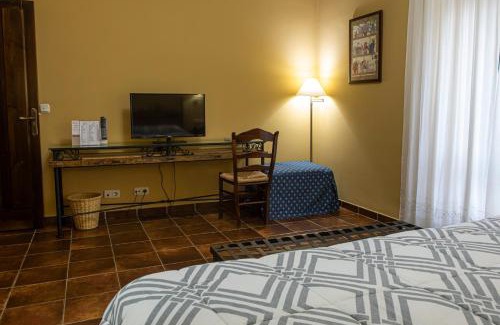 Perales del Puerto Hotel | Elegant DON JULIO Hotel with Hot Tub & 9.4/10 Rating