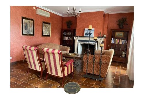 Perales del Puerto Hotel | Elegant DON JULIO Hotel with Hot Tub & 9.4/10 Rating