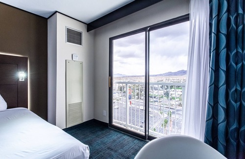 Laughlin Resort | Relaxing Stay at Don Laughlin's Riverside Resort & Casino