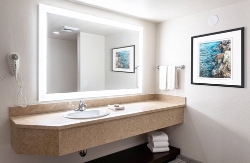 Laughlin Resort | Relaxing Stay at Don Laughlin's Riverside Resort & Casino