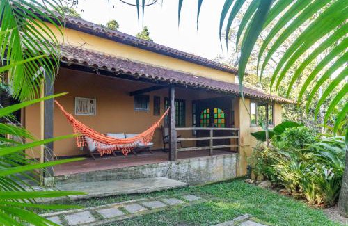 Vargem Grande House | Discover Don Pascual: Family-Friendly Retreat with Pool