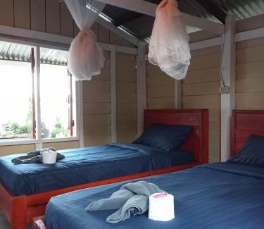 Champasak Province Hostel | Pet-Friendly Stay at Don Som Riverside Guesthouse, Rated 9/10