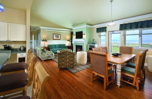 Long Beach Resort | Indulge in Oceanfront Comfort and Fresh Oysters!