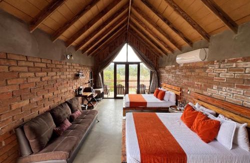 Valle de Guadalupe Ski Chalet | Experience Don Tomas Viñedo Cabañas: Oceanfront Retreat