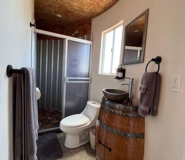 Valle de Guadalupe Ski Chalet | Experience Don Tomas Viñedo Cabañas: Oceanfront Retreat