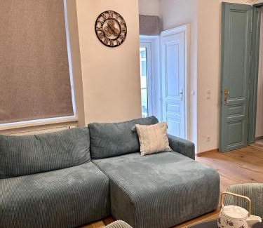 Weißgerber Apartment | Explore Donau Dreams: Modern Hideaway in Wien Landstraße