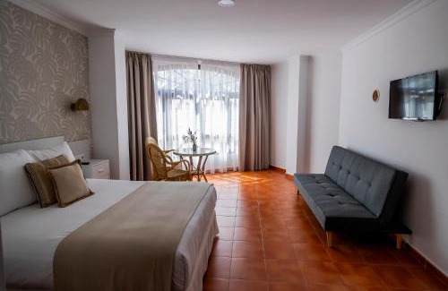 Zahara de los Atunes Apartment | Oceanfront Relaxation at DondePepe Home with Breakfast
