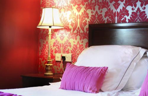 Lecemy House | Explore Donegal Manor: 4-Star Hotel with Hot Tub & Family Perks