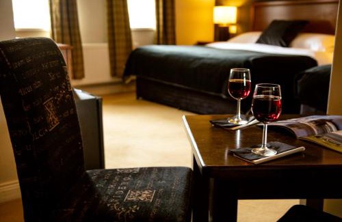 Lecemy House | Explore Donegal Manor: 4-Star Hotel with Hot Tub & Family Perks