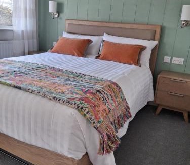 Bantry Bed & Breakfast | Top-Rated Donemark Rise B&B with Hot Tub & Breakfast