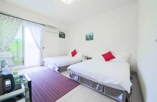 Shoufeng House | Cozy Dong Pan B&B: Rated 8/10 with Breakfast & Fireplace