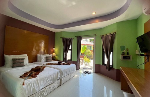 Satun Hotel | Discover Dong Talay Lipe Beach Resort with Pool & Spa