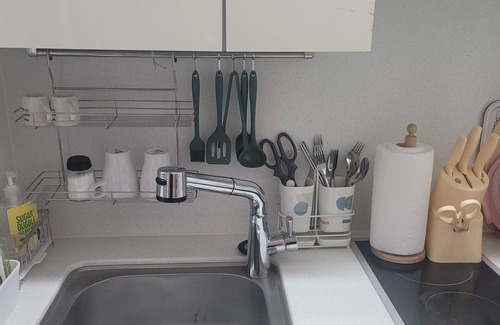 Sindangil-tong Condo | Convenient Stay Near Dongdaem & Myung-Dong with Netflix