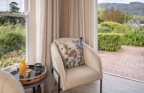 Constantia House | Experience Comfort at Dongola House - 4 Star Retreat