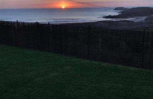 Ferrol Apartment | Explore Doniños Nature: Pet-Friendly with Ocean Views