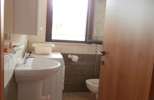 Roseto degli Abruzzi Apartment | Donizetti Apartment 1: Oceanfront Retreat with Hot Tub