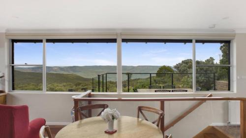 Wentworth Falls House | Donlen Cottage Wentworth Falls 180 Degree Views