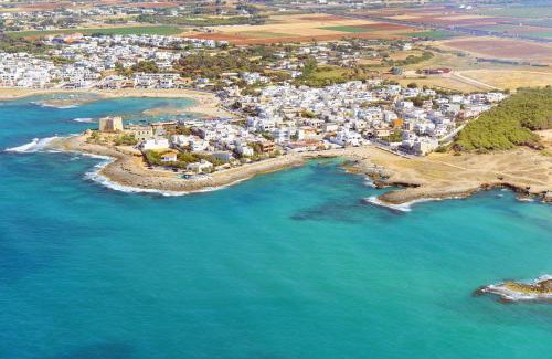Torre Santa Sabina Apartment | Discover Donnosanto Residence: Oceanfront Family Retreat