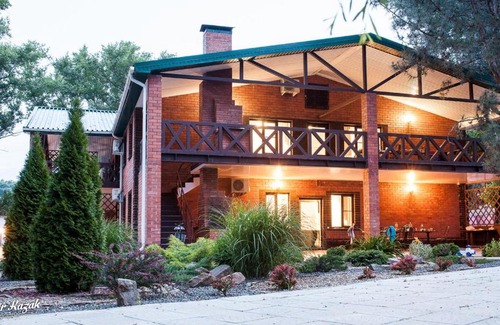 Rostov Oblast Hotel | Relax at Donskaya Volna: 4-Star Oceanfront Escape