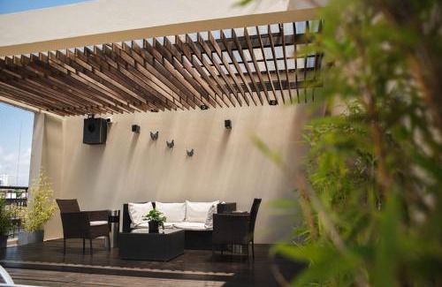 Corrientes Apartment | Explore DonSuites: Family-Friendly with a Pool & Breakfast