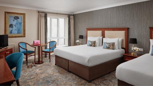 Waterford Hotel | Explore Dooley's Hotel: Family-Friendly with Great Amenities