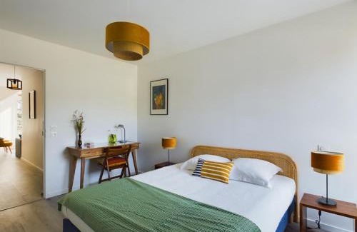 Concarneau Apartment | Oceanfront Doolin Apartment Steps from the Sea