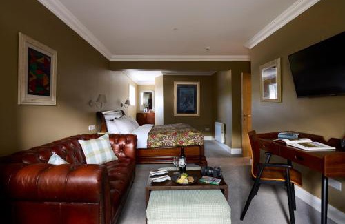 Doolin Hotel | Welcoming Doolin Inn: Oceanfront Stay with Top Amenities