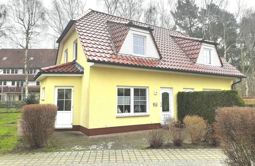 Zingst House | Top-Rated Doppelhaushälfte "Am Deich 29" with Ocean Views