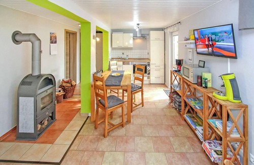Mirow House | Comfortable 2 Bedroom Stay in Mirow OT Starsow