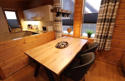 Rotacker House | Family-Friendly Doppelhaushälfte with Pool in Hasselfelde