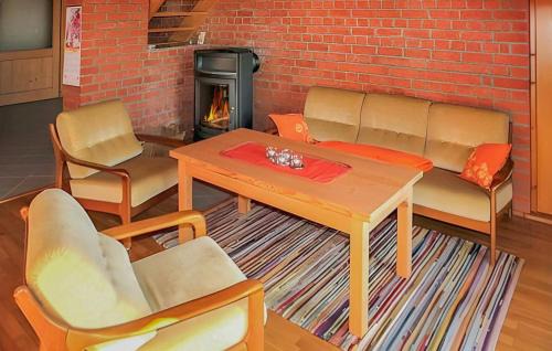Usedom House | Family-Friendly Retreat at Doppelhaushlfte Klpin