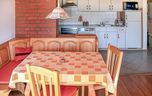 Usedom House | Family-Friendly Retreat at Doppelhaushlfte Klpin