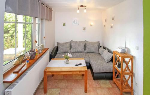 Mirow House | Family-Friendly Retreat at Doppelhaushälfte Mirow Starsow