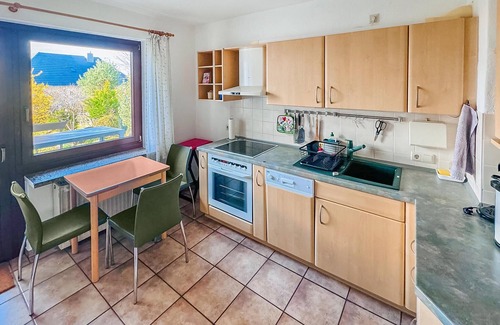 Muritz House | Inviting 3 Bedroom Retreat in Röbel/Müritz with Spa & Breakfast