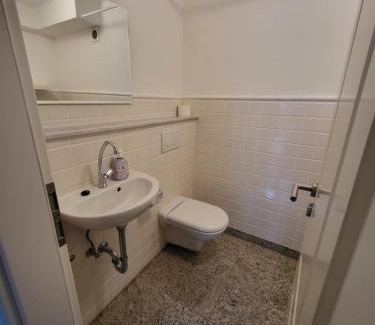 Becheln Apartment | Idyllic Doppelhaushälfte im Grünen: Pet & Child Friendly