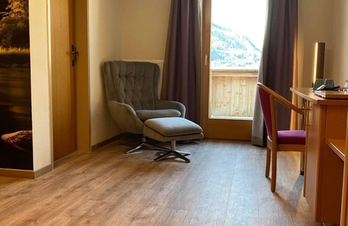 Achenkirch Apartment | Relaxing Balcony Room at S'acherl with Spa & Breakfast